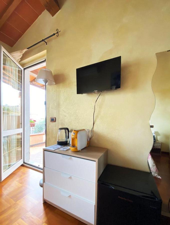 La Madonnina Bed & Breakfast Querceta Exterior photo